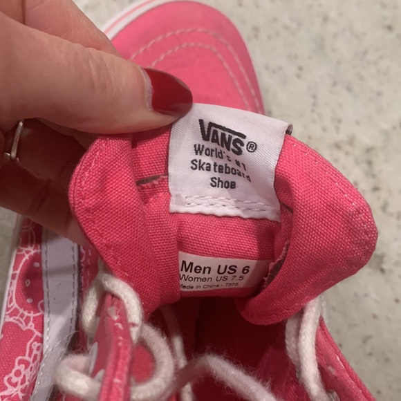Vans Sk8-Hi Hello Kitty 🎀 - Picture 9 of 10